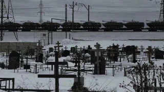 Путинская Россия: танки и кресты на могилах