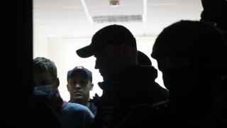 Александр Пермяков (слева) в Семеновском районном суде