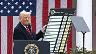 Жесткое предложение договориться Дональд Трамп сделал в архаической табличной форме