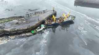 После подземных толчков МЧС объявило предупреждение о цунами, которое затронуло побережье Камчатки и Сахалинской области.