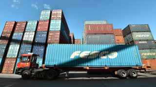 Морской порт Владивосток