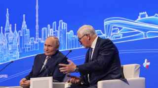 Александр Шохин (справа) – Владимиру Путину: бизнес готов еще раз заплатить за свою собственность