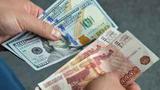 Некоторым рубли в России кажутся привлекательнее валюты за границей