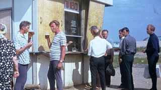 Идиллическая советская картинка, скрывающая безнадежность ситуации