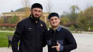 Ахмат Кадыров (справа) и председатель парламента Чечни Магомед Даудов