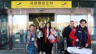 Российские туристы в международном аэропорту Пхеньяна